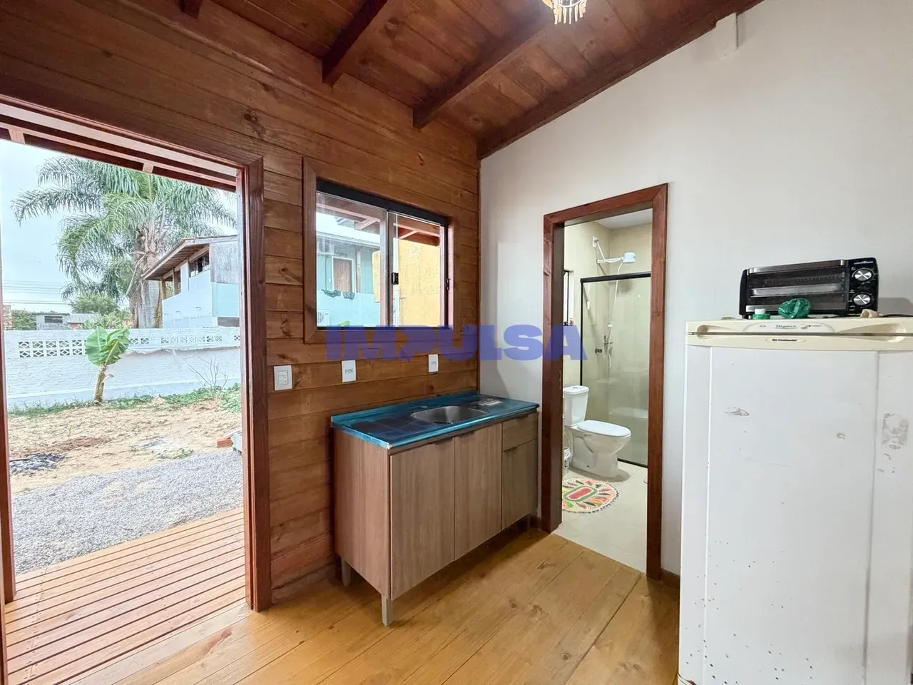 2-bedroom house with a private BBQ — photo 2
