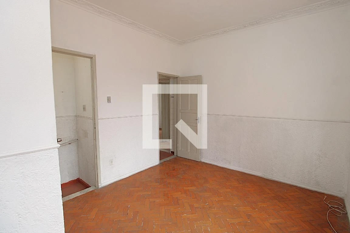 House, 40 m², with wood or laminate floors — photo 13