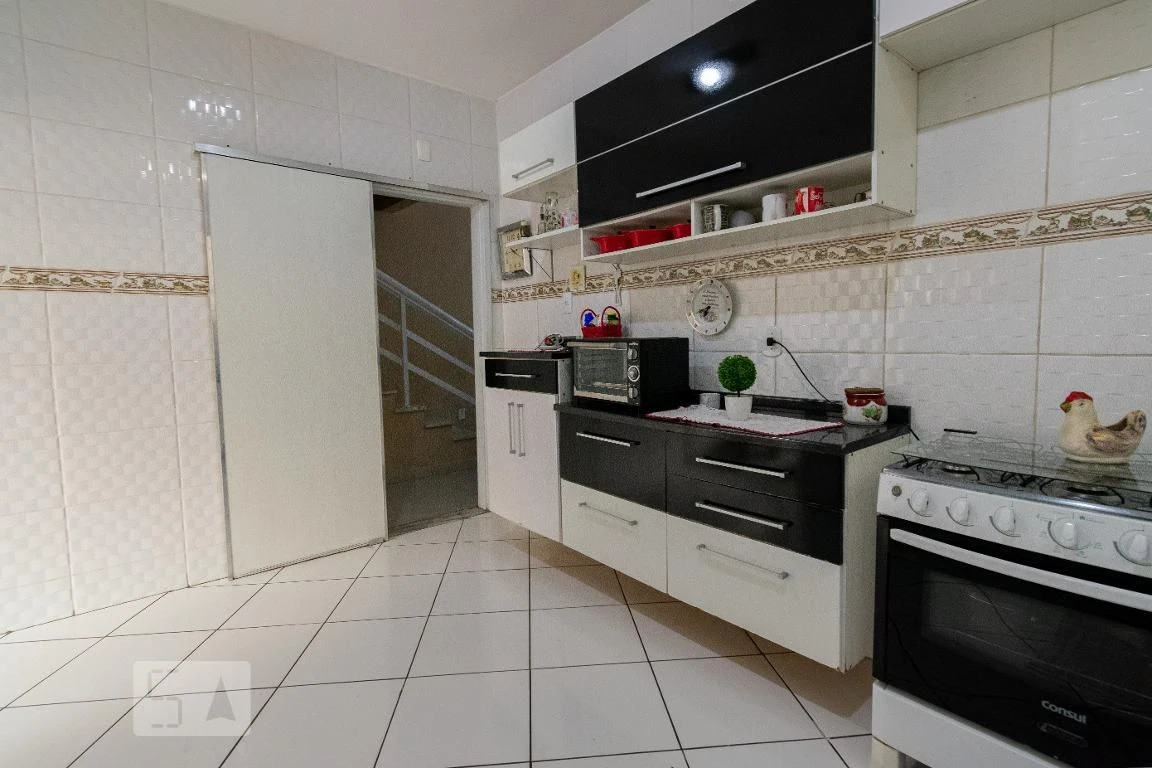 Furnished 4-bedroom house with private garden — photo 44