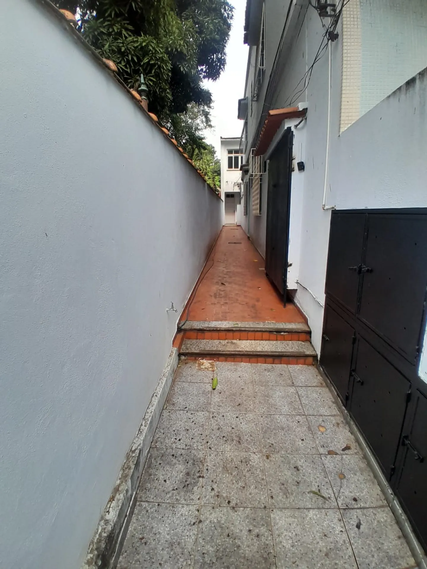 Apartamento de 3 quartos com armários planejados na cozinha — photo 34