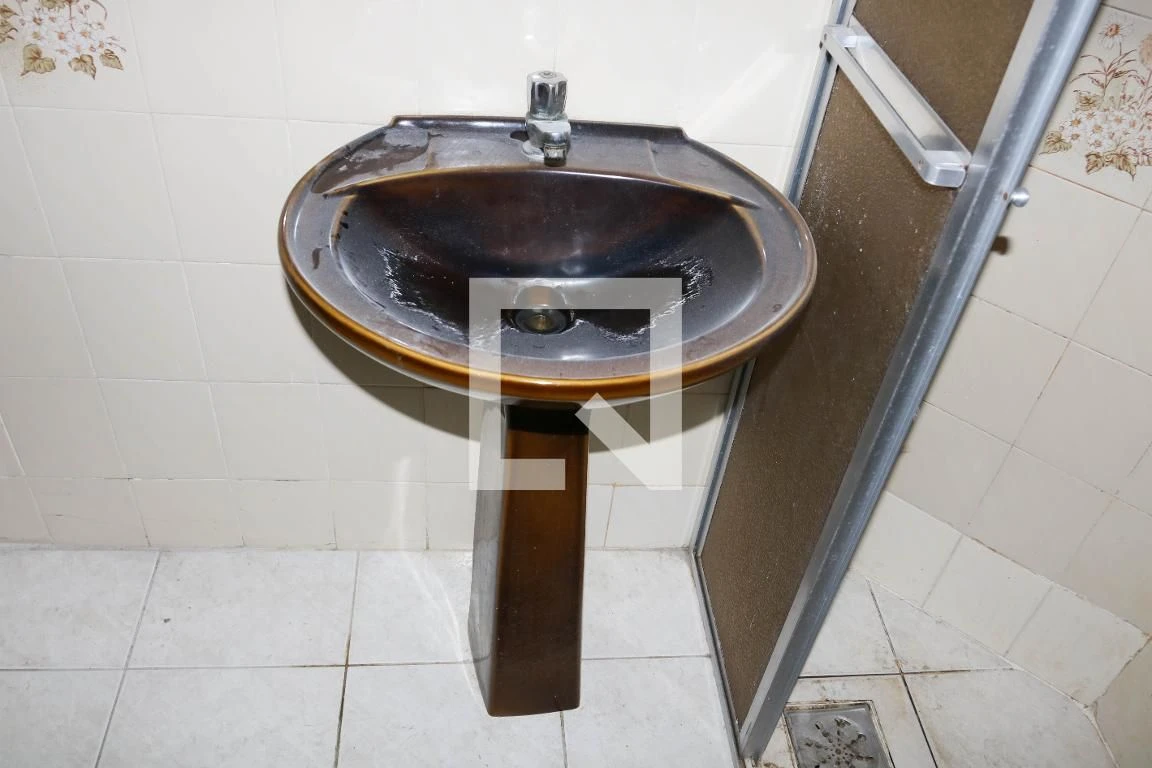 Apartamento com 2 quartos e cozinha fechada com fogão a gás — photo 20