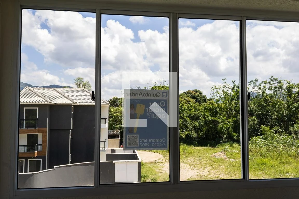 Unfurnished 2-bedroom apartment with an open-air pool — photo 49