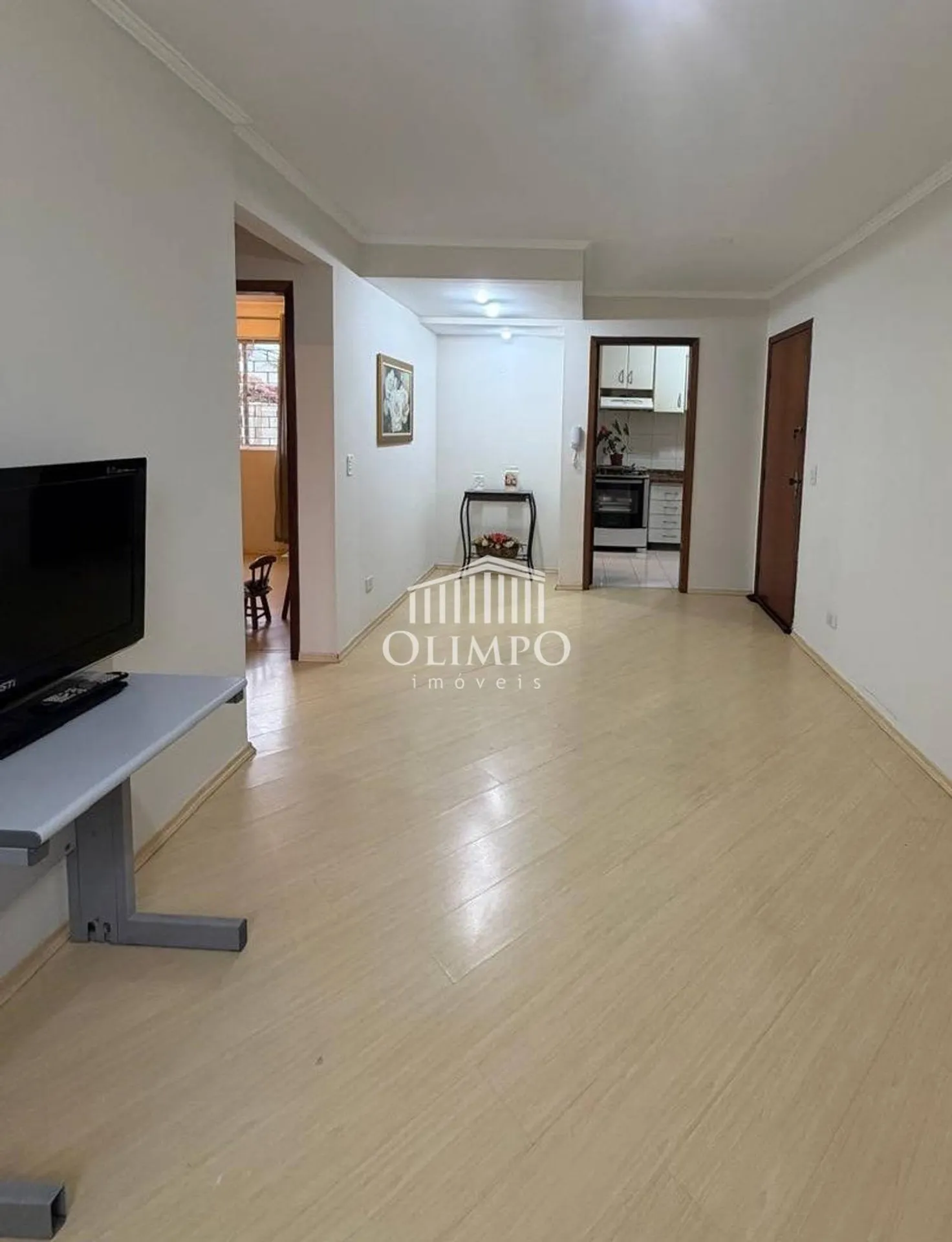 2-bedroom apartment in a building with a pool — photo 7