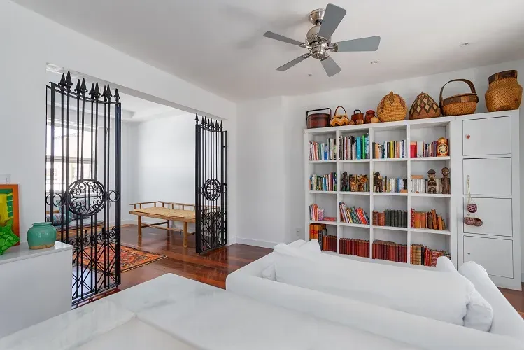 Furnished apartment with 3 bedrooms and an open-plan kitchen — photo 18