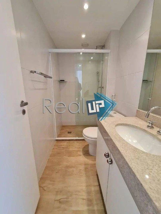 Furnished apartment, 74 m², with a glass-enclosed balcony — photo 12