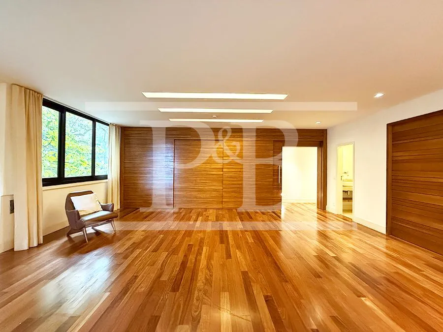 3-bedroom apartment with 261 m² and 2 bathrooms — photo 15