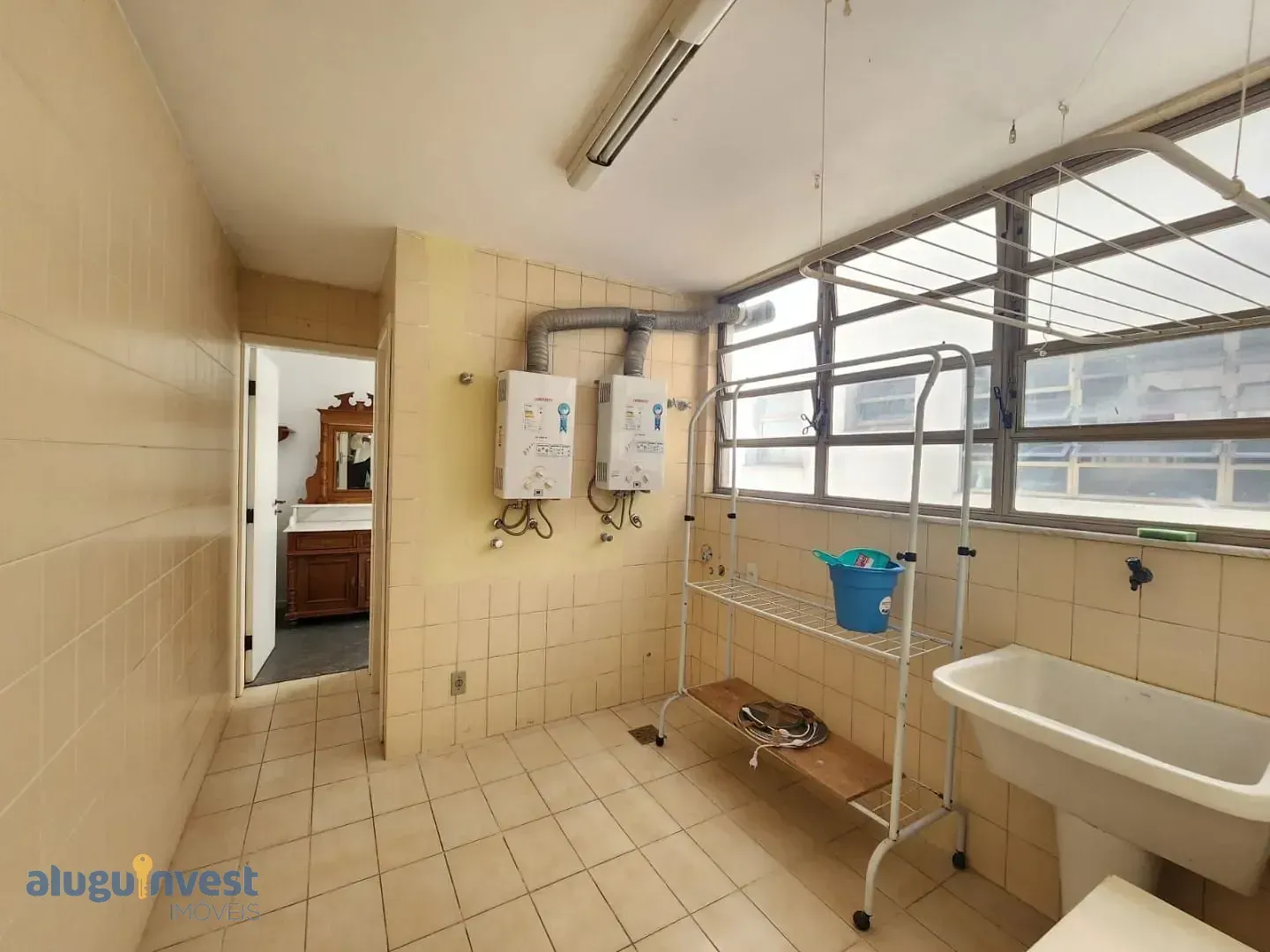 Квартира з 4 спальнями та 173,94 м² і балконом — photo 13