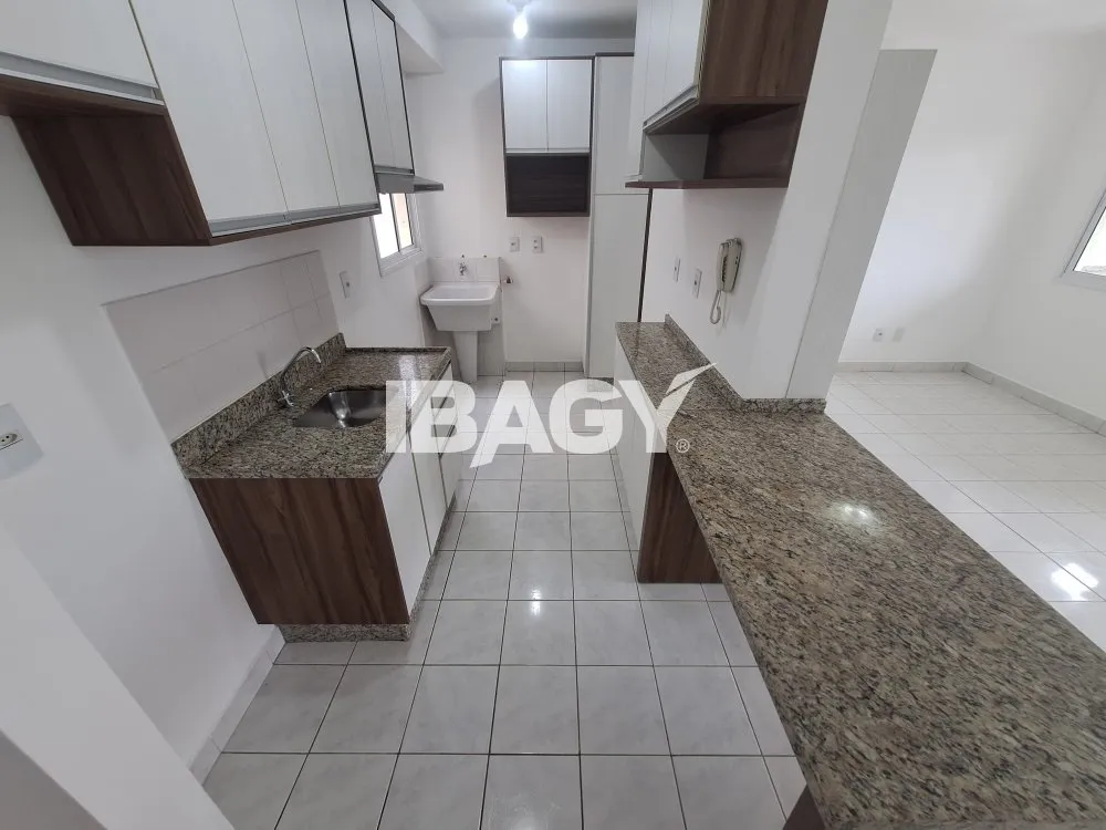 Apartamento de 2 dormitorios con balcón cerrado — photo 2