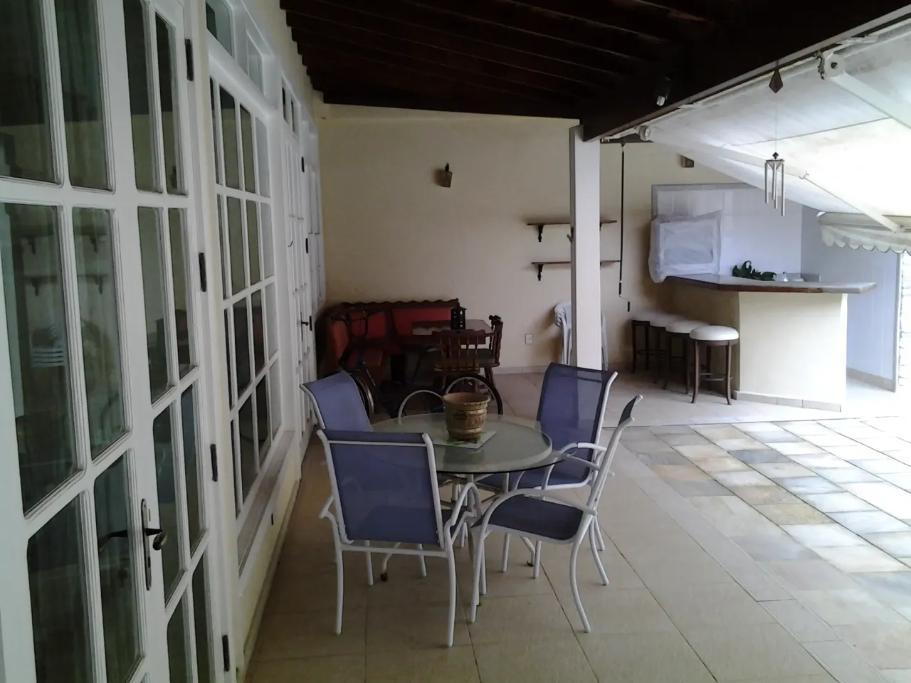 Casa com 4 quartos e 5 banheiros com fogão a gás — photo 13