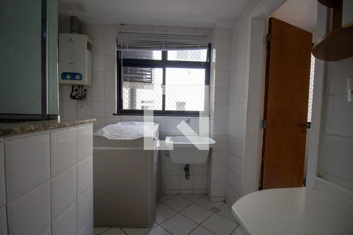 200 m² apartment with 3 bedrooms and 2 parking spaces — photo 37