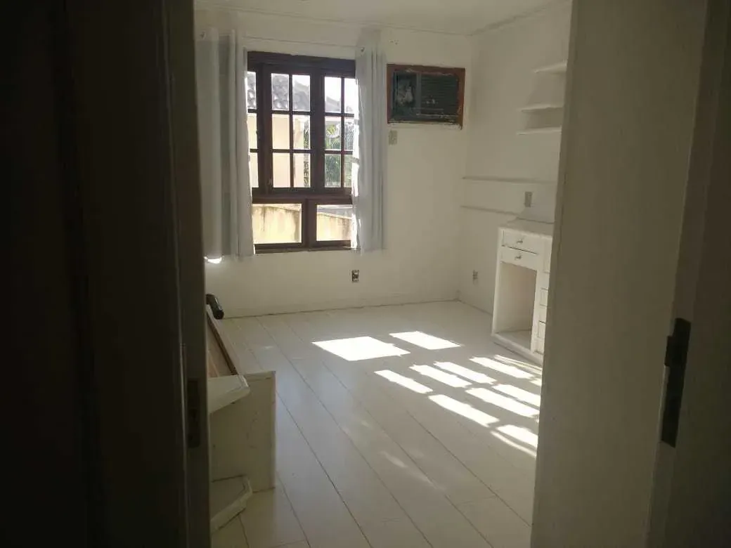 House with 4 bedrooms, 5 bathrooms and gas kitchen, 755 m² — photo 27