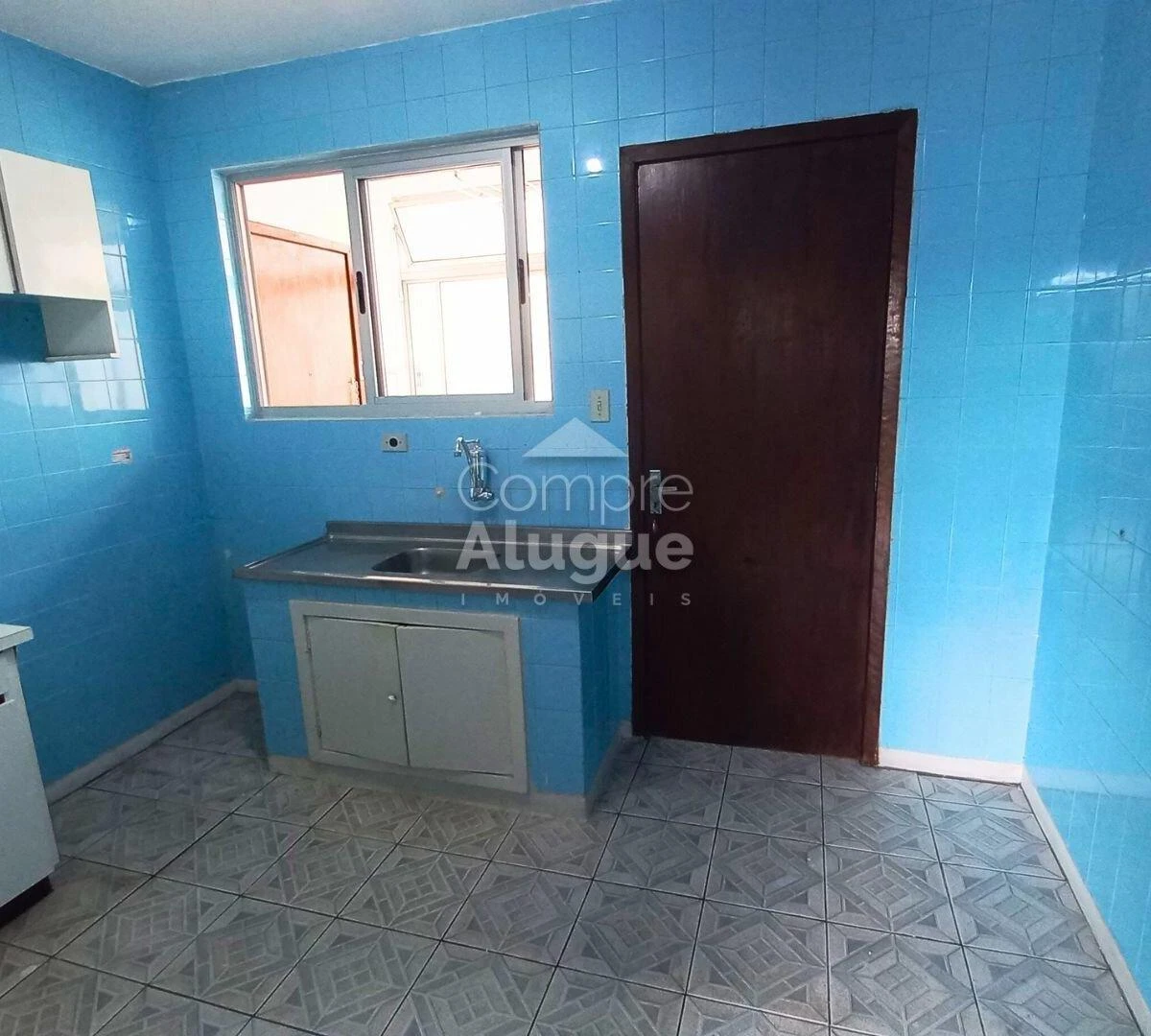 3-bedroom apartment with wood or laminate floors in Curitiba — photo 11