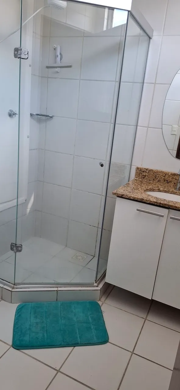 3-bedroom apartment with laundry area — photo 8