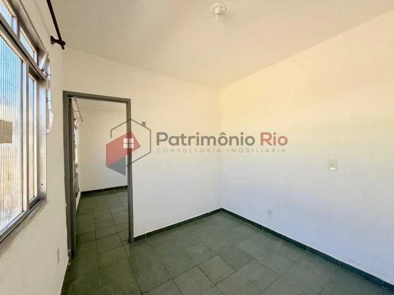 1-bedroom apartment with a compact kitchenette — photo 19