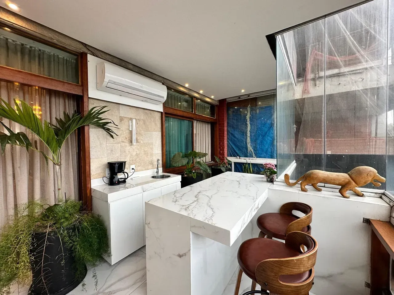 Furnished 250 m² apartment with 4 bedrooms and 5 bathrooms — photo 31
