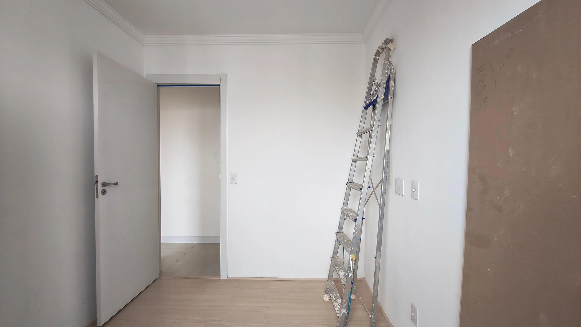 Home office in a 2-bedroom apartment, 68 m² — photo 42