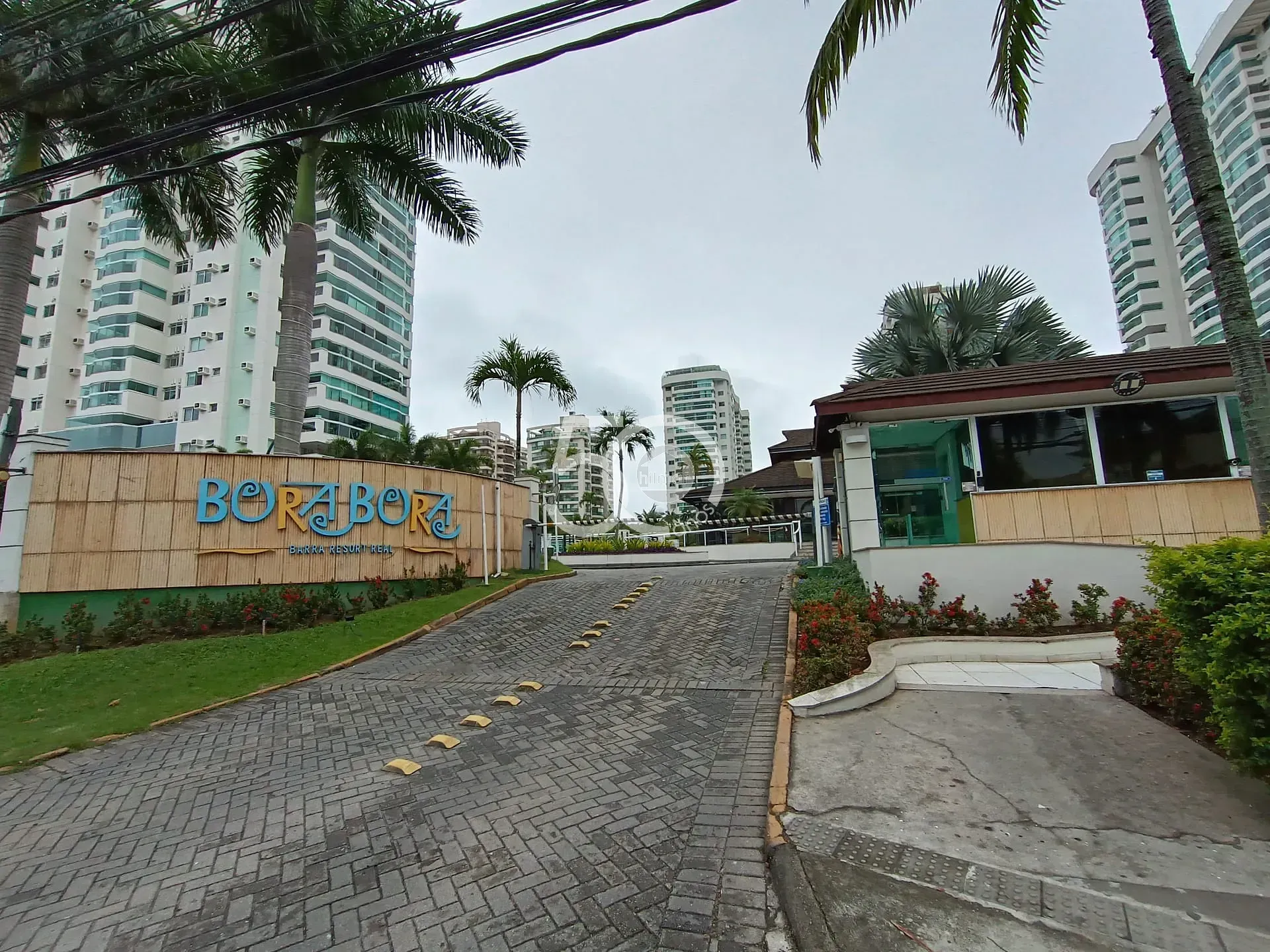 69 m² apartment with 2 bedrooms, balcony and 1 en-suite — photo 4