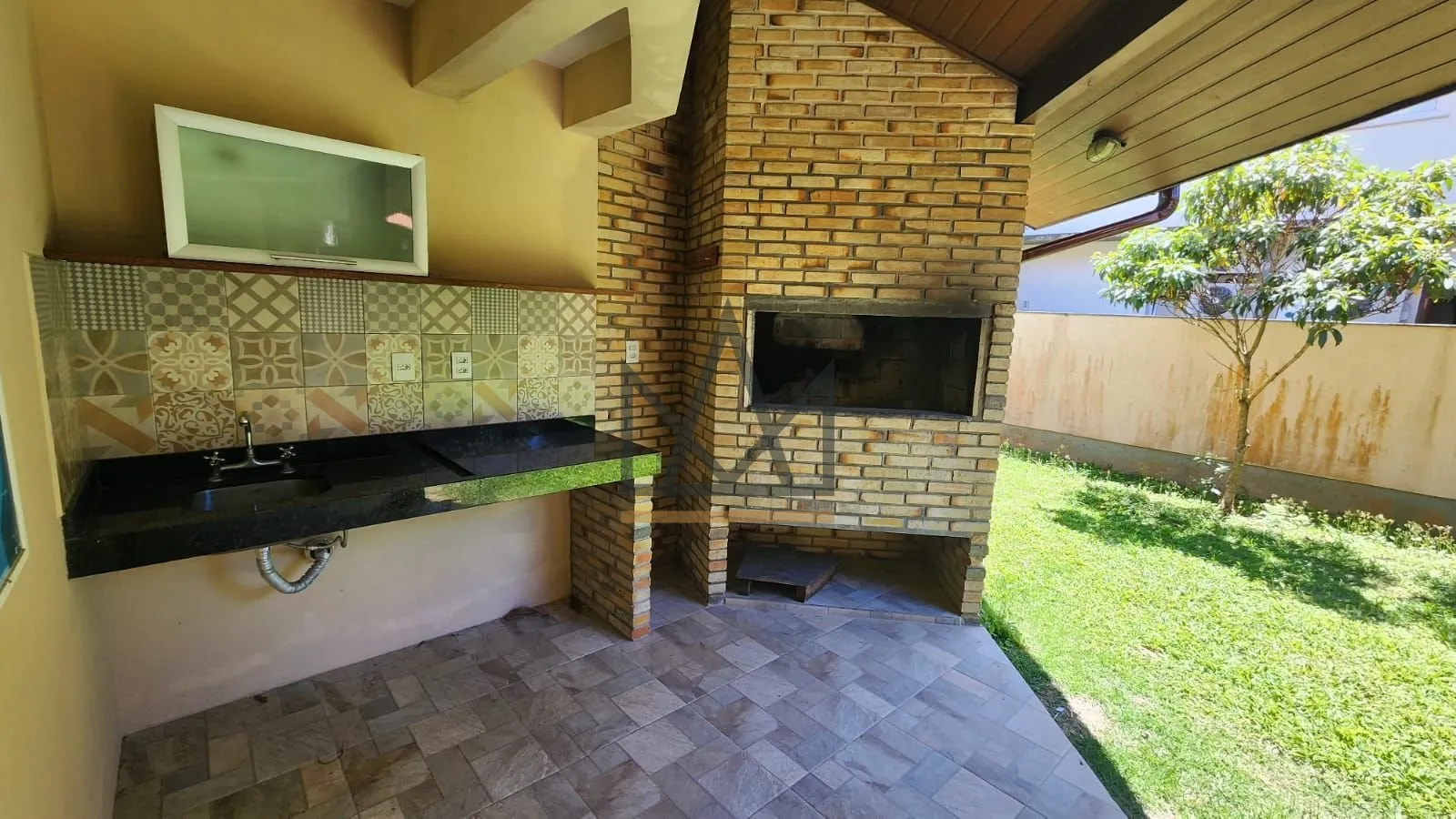 4-bedroom house with a balcony grill and garden — photo 43