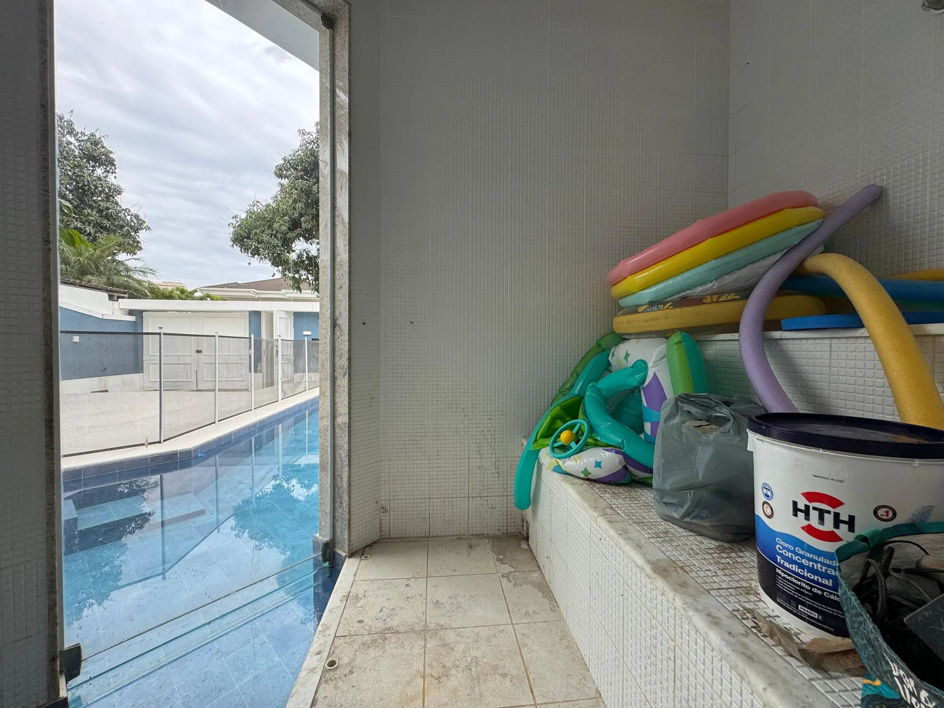 Furnished house, 550 m², with a bathtub — photo 82