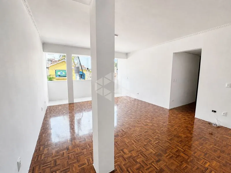 Apartment, 140 m², with wood or laminate floors — photo 12