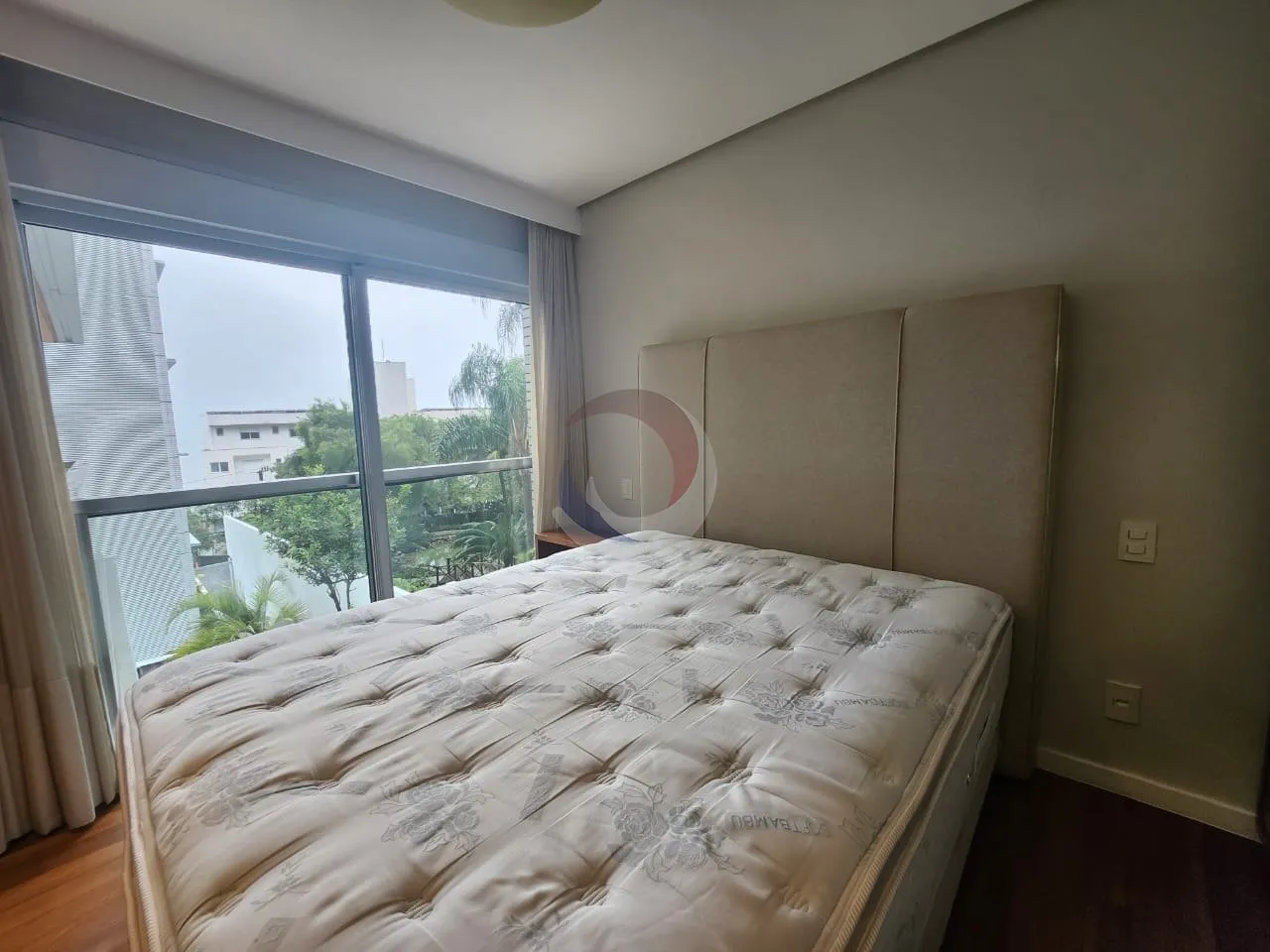 Furnished apartment, 237 m², with floor-to-ceiling windows — photo 15