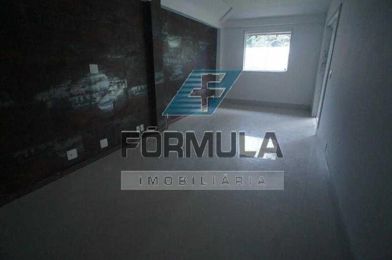 4-bedroom house with a bathtub — photo 22