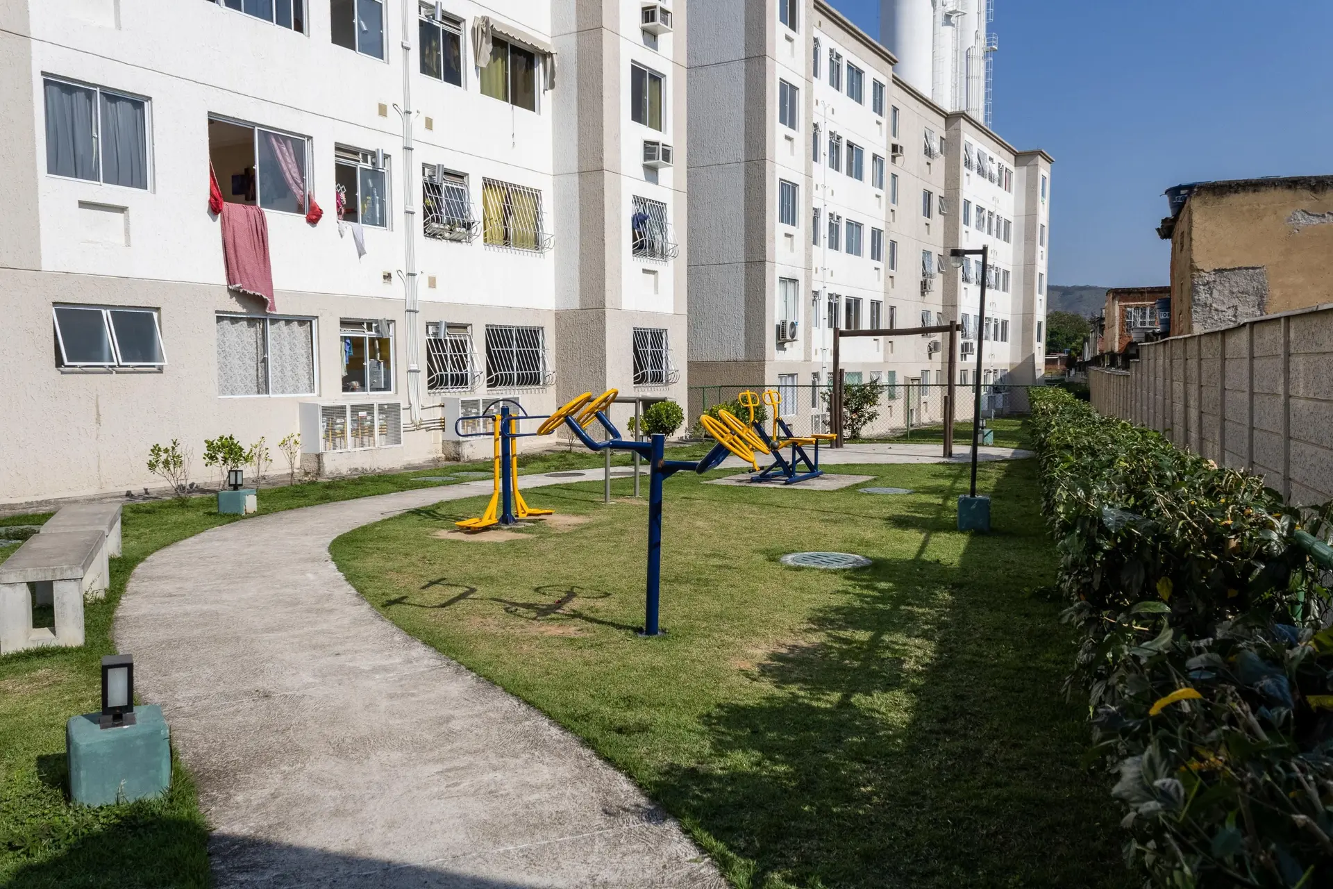 2-bedroom apartment in a building with a gym — photo 63