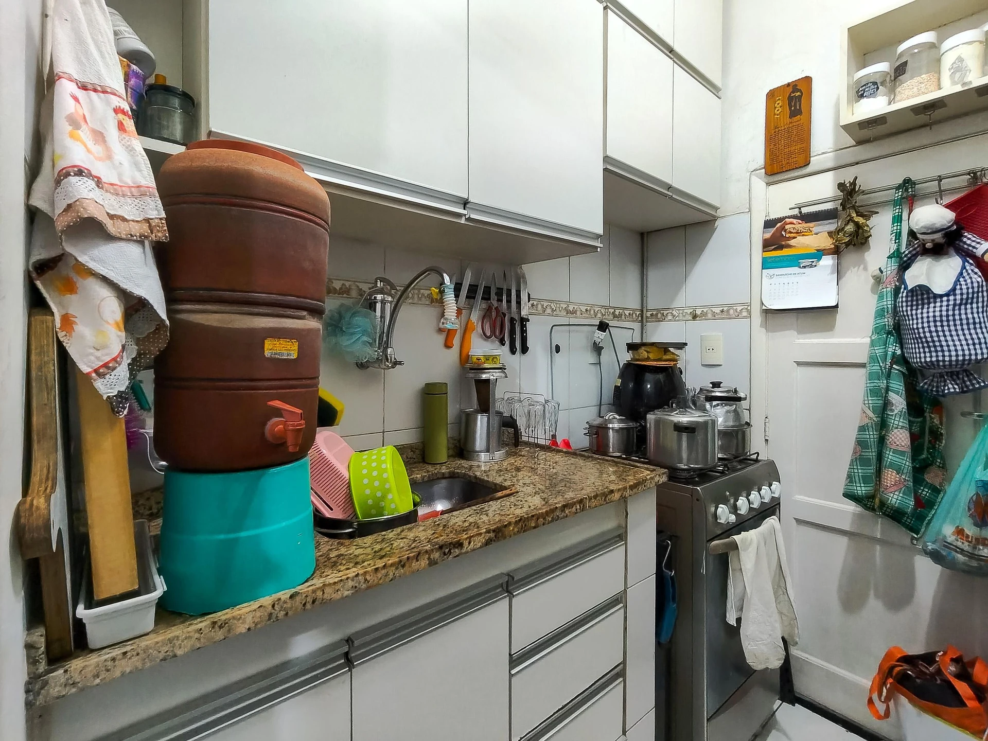 Furnished apartment with 1 en-suite and 2 bathrooms — photo 17