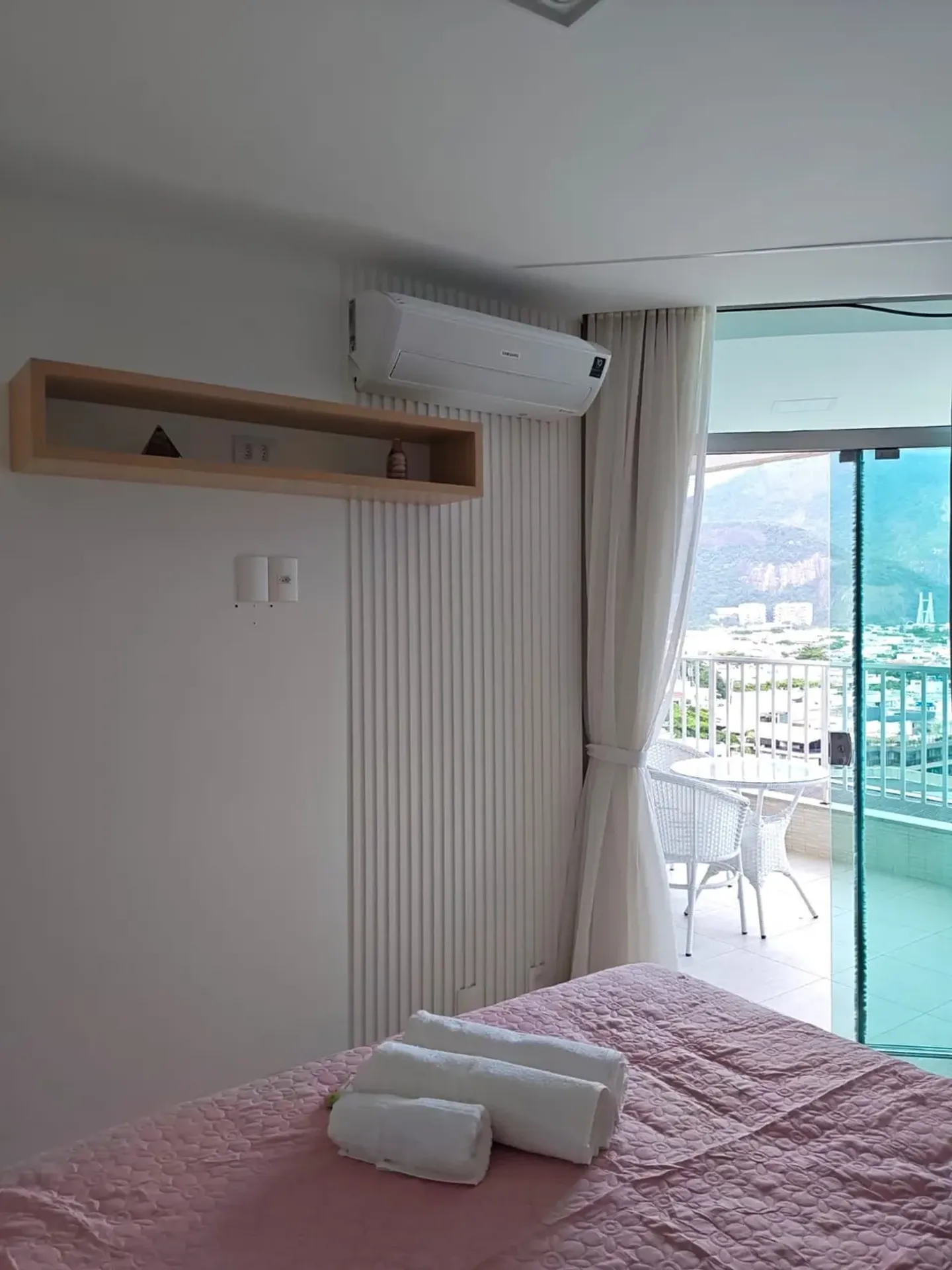Furnished 1-bedroom apartment with 2 bathrooms — photo 24