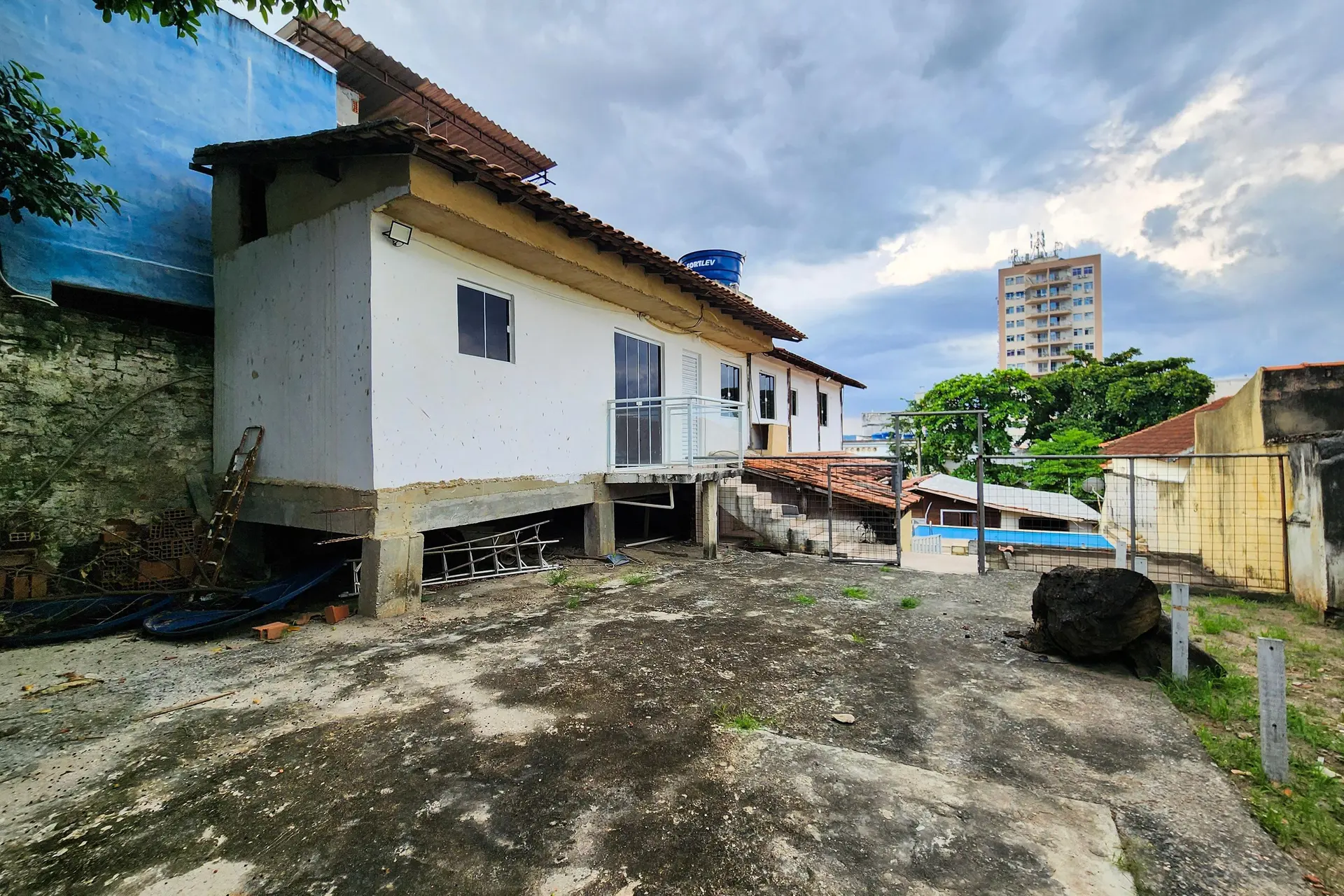 Furnished house with 3 bedrooms, 1 bathroom and parking — photo 40