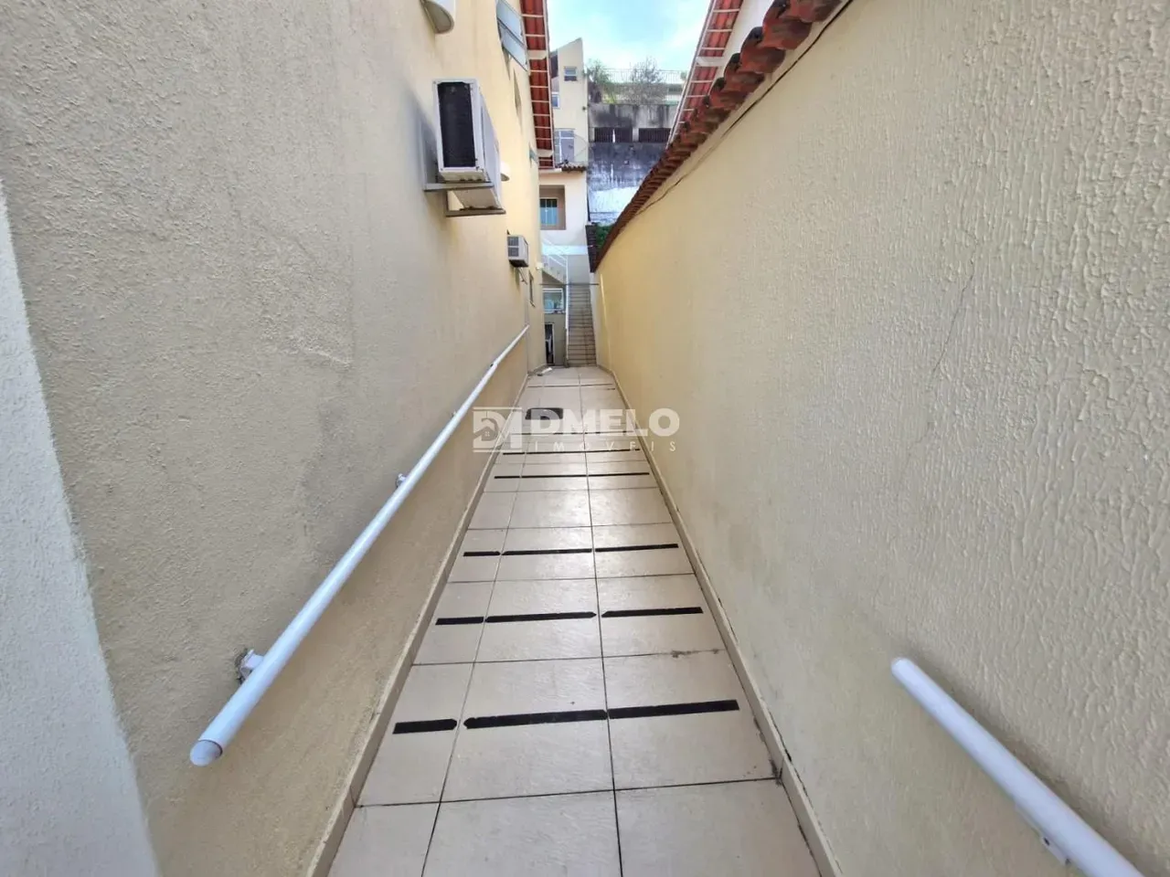 4-bedroom house with a bathtub in Rio de Janeiro — photo 36