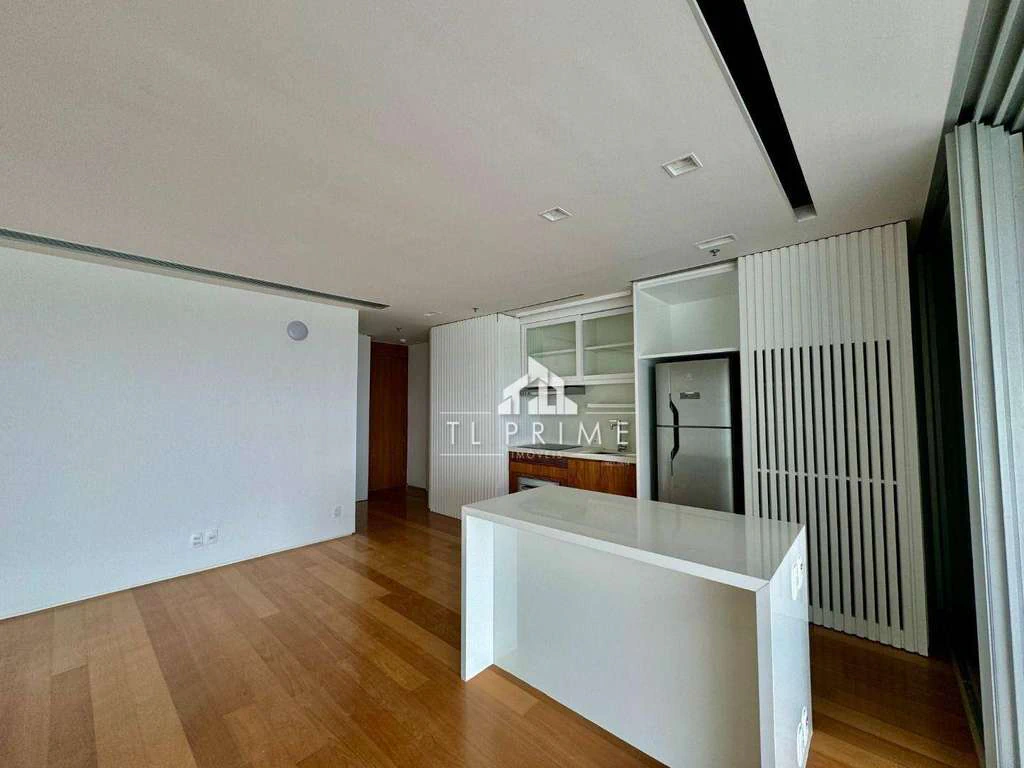 Furnished 1-bedroom apartment with an enclosed balcony — photo 7