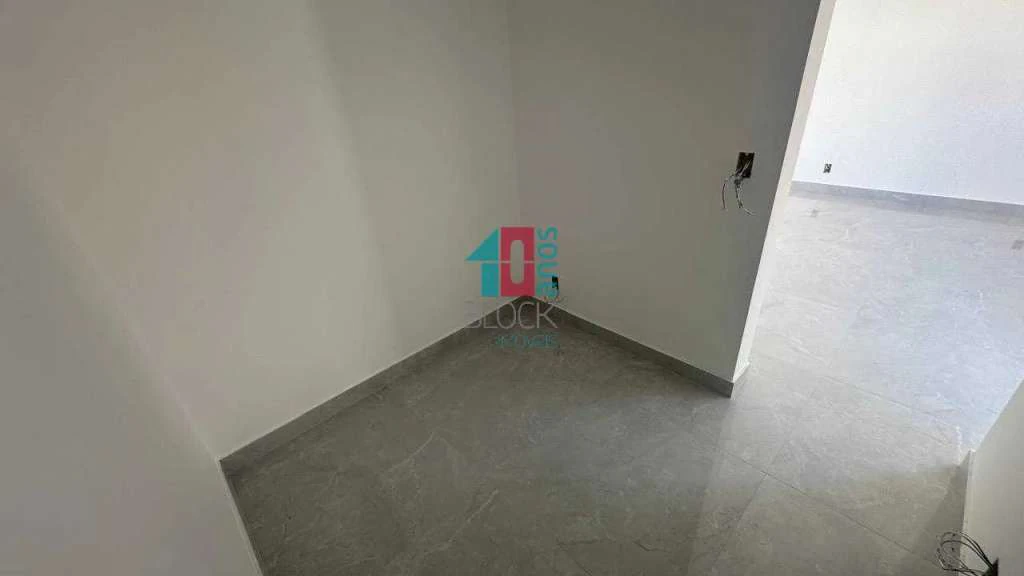 Casa com 5 suítes, 8 banheiros e 3 vagas para reformar — photo 9