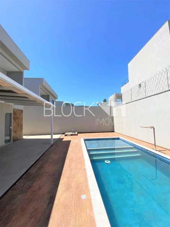 Condominium house with 4 en-suite rooms and open kitchen — photo 3