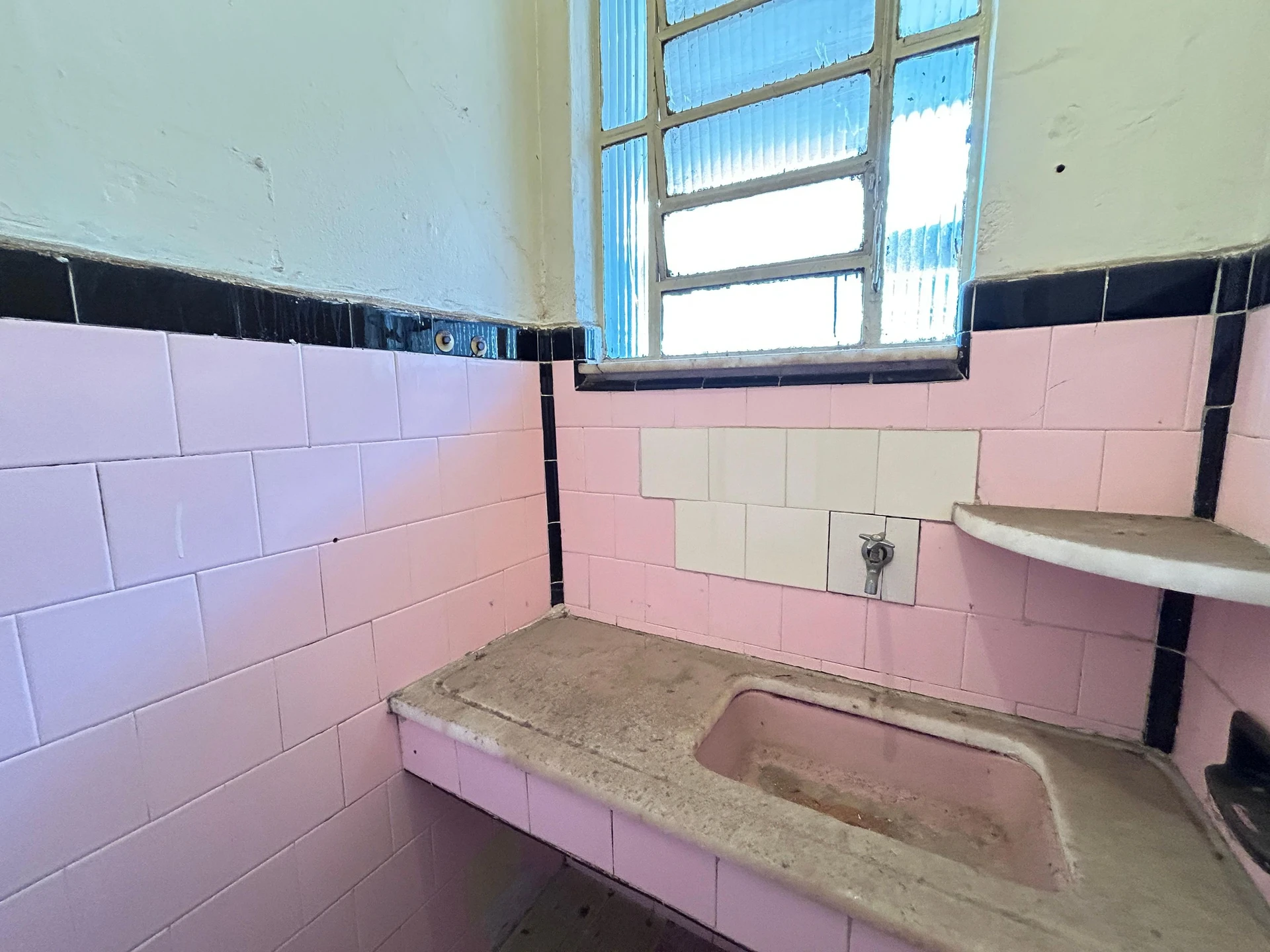 Apartamento sin amueblar con 1 dormitorio y suelo cerámico — photo 3