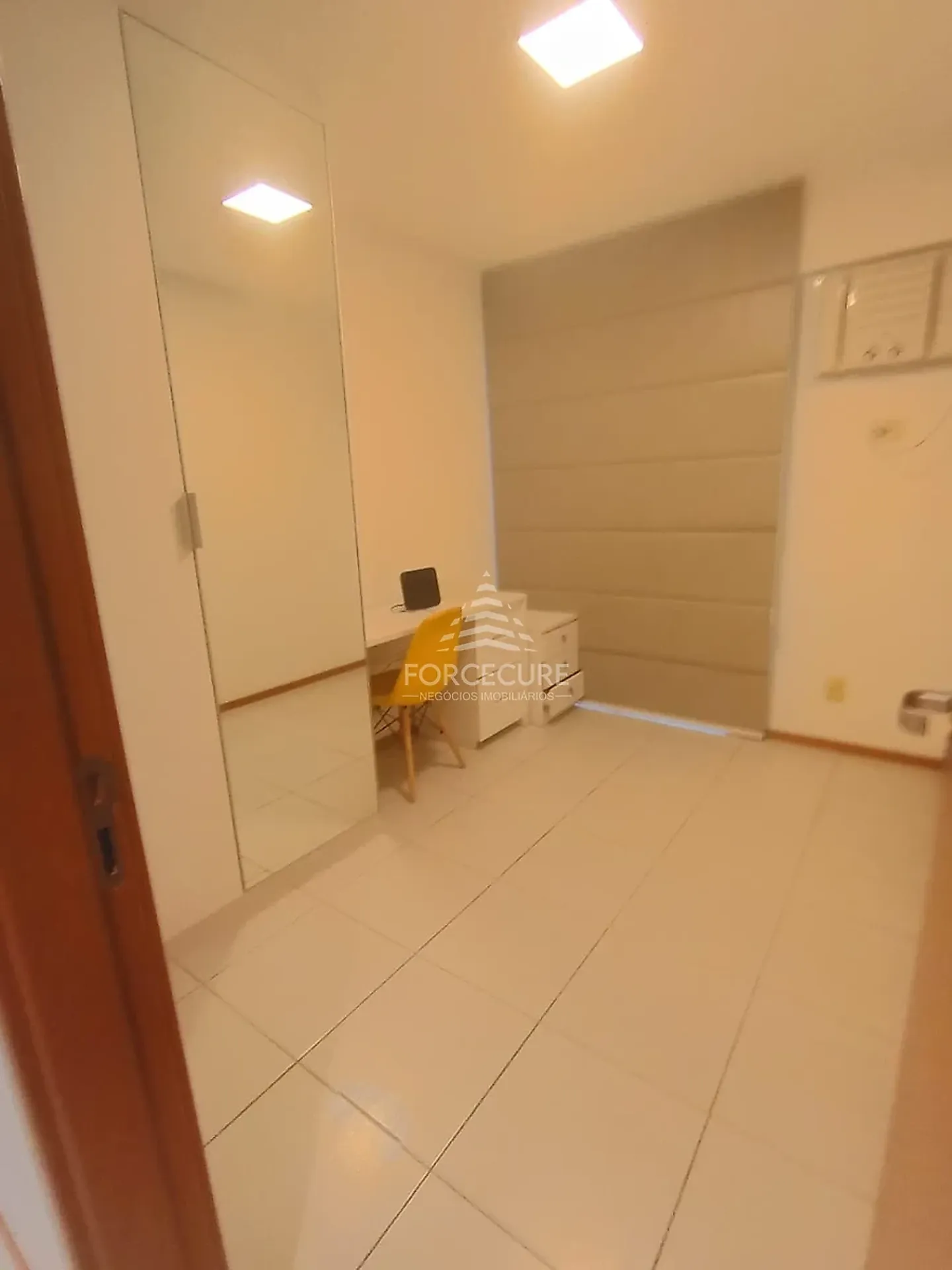 Glass-enclosed balcony in a 2-bedroom apartment, 100 m² — photo 18