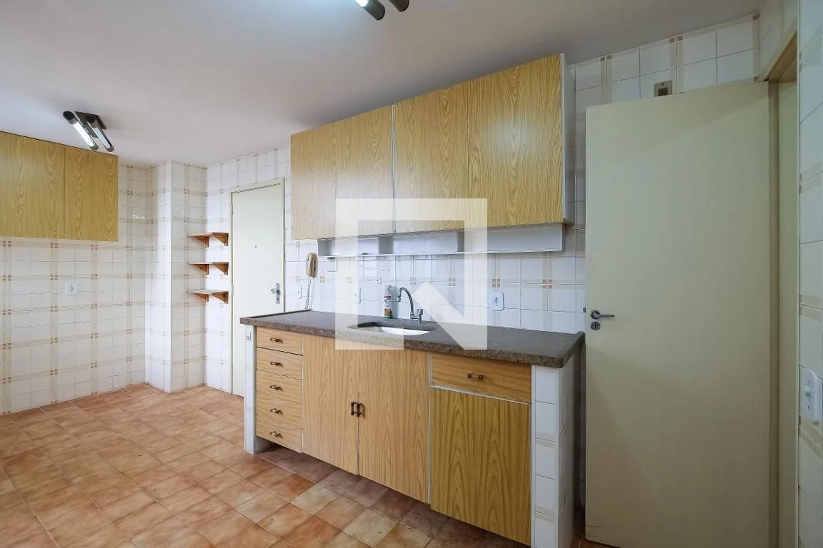 3-bedroom apartment with a mountain view in Rio de Janeiro — photo 41