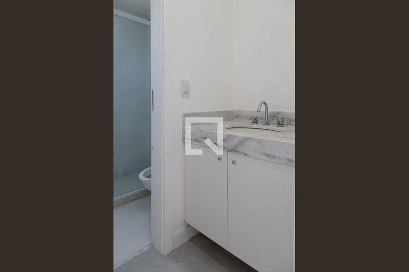 One-bedroom apartment with a mountain view — photo 11