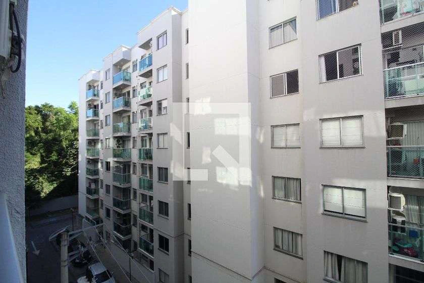 Furnished apartment with a balcony and 2 bedrooms — photo 12