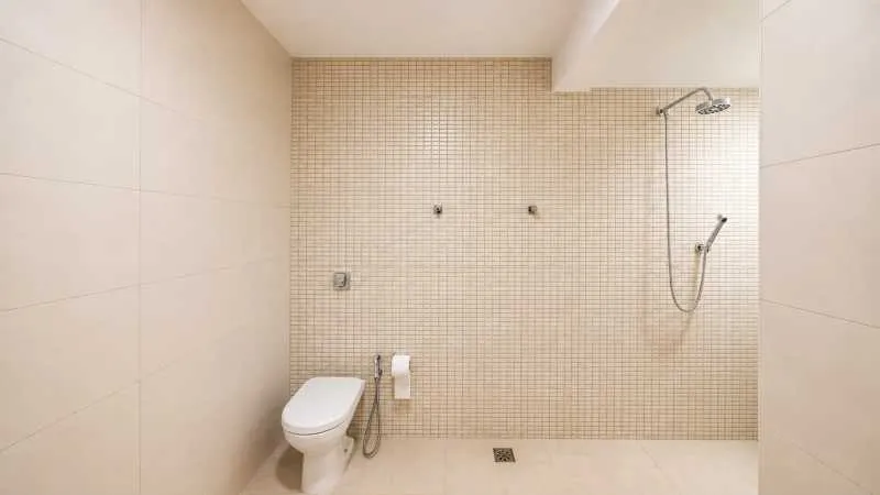 260 m² unfurnished apartment with balcony and 3 bedrooms — photo 4