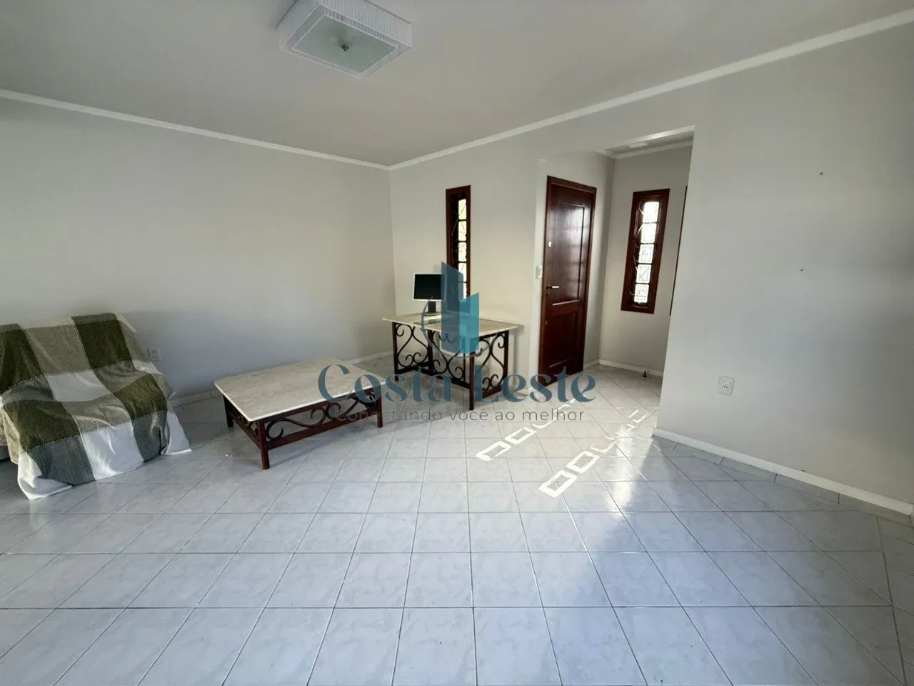 4-bedroom house with a fireplace in Florianópolis — photo 15