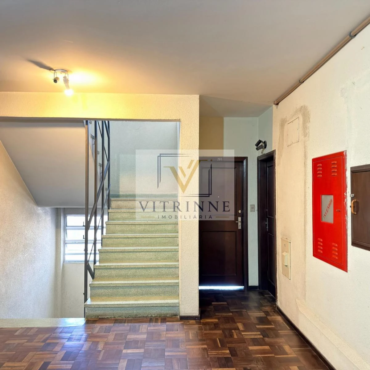 3-bedroom apartment with wood or laminate floors in Curitiba — photo 15