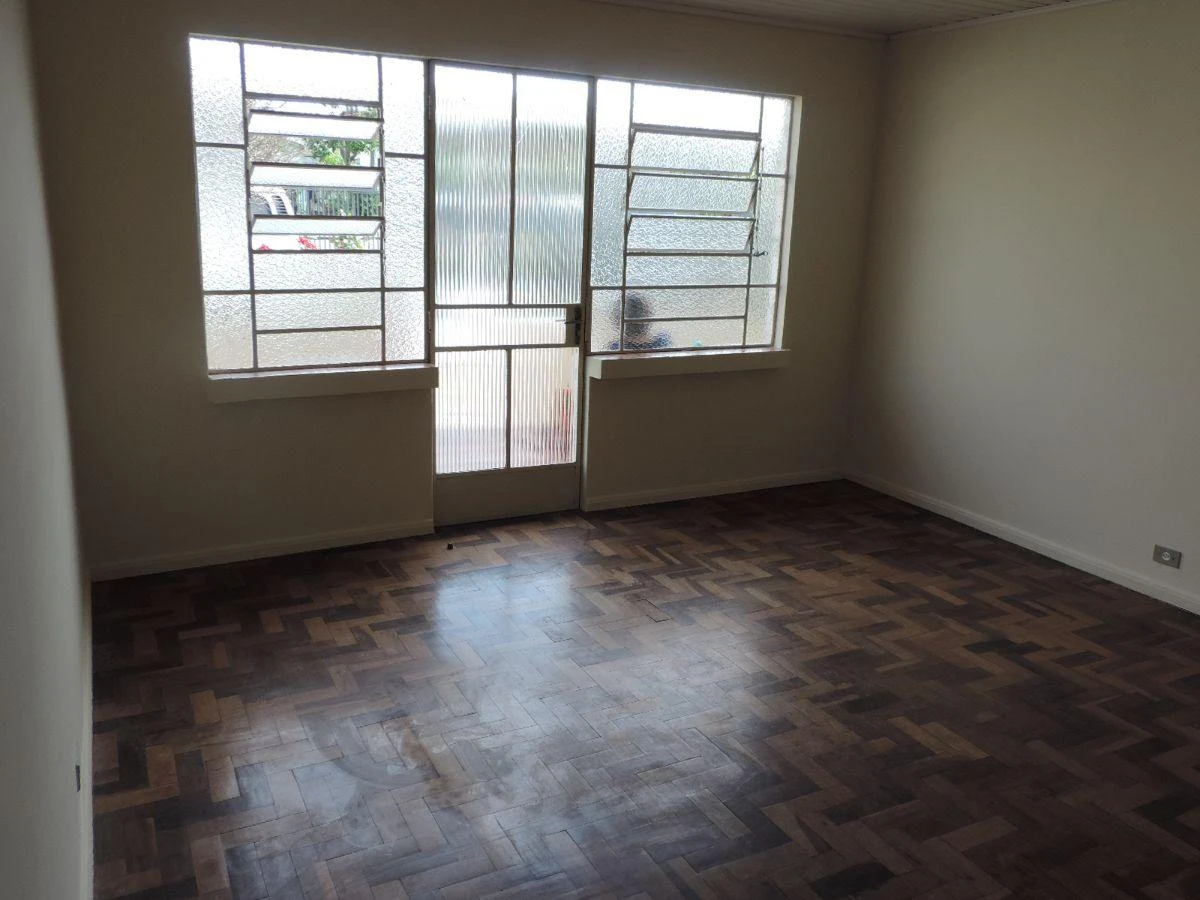 Wood or laminate floors in a one-bedroom house, 70 m² — photo 7