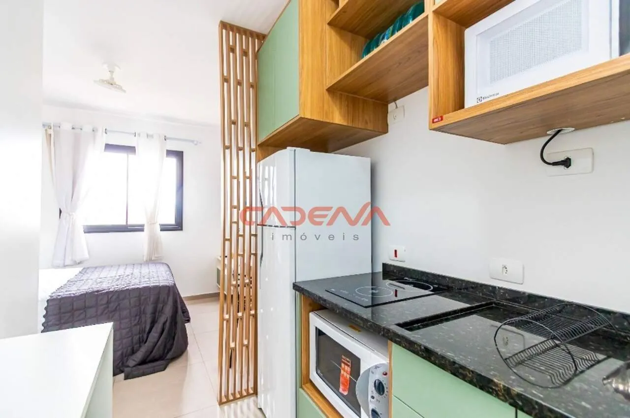 Furnished 28 m² studio with compact kitchenette — photo 2