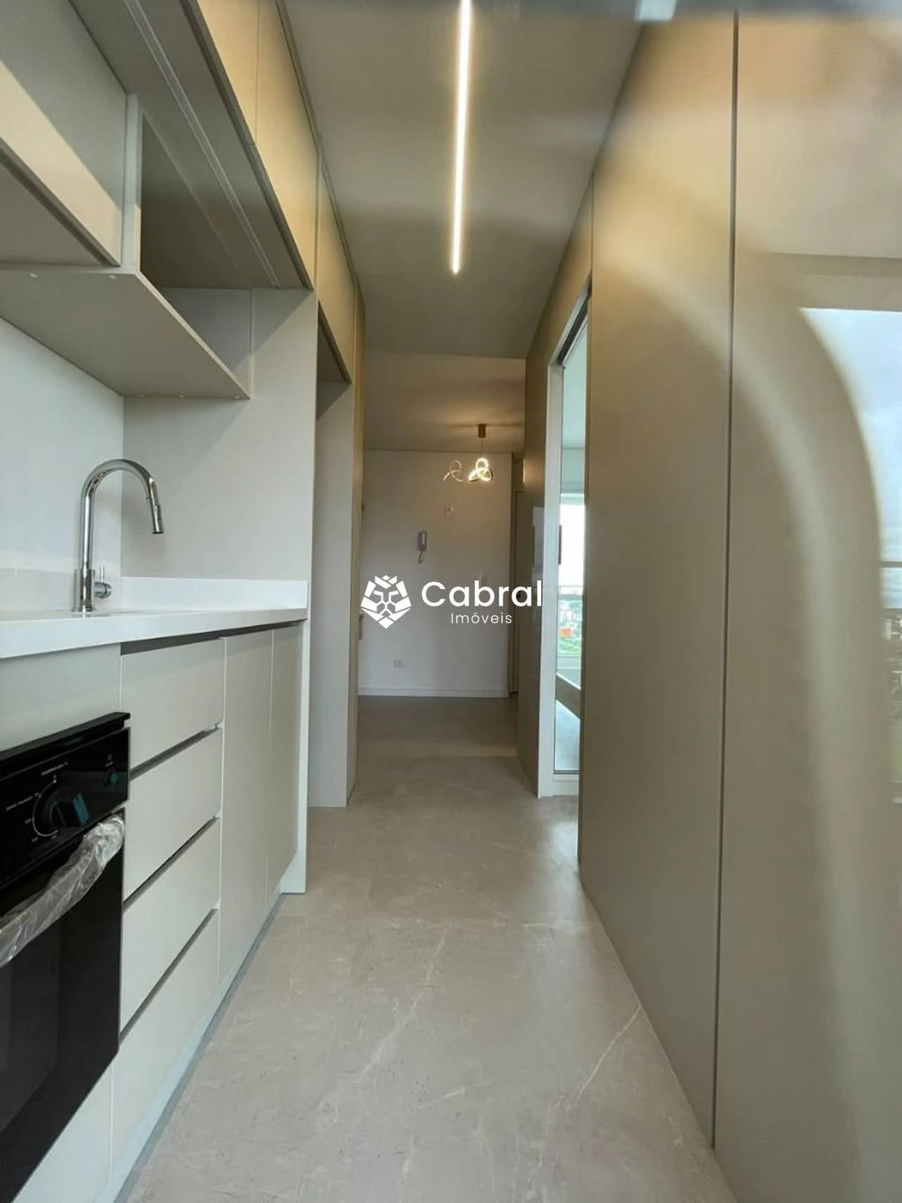 Furnished apartment, 34 m², with a glass-enclosed balcony — photo 14