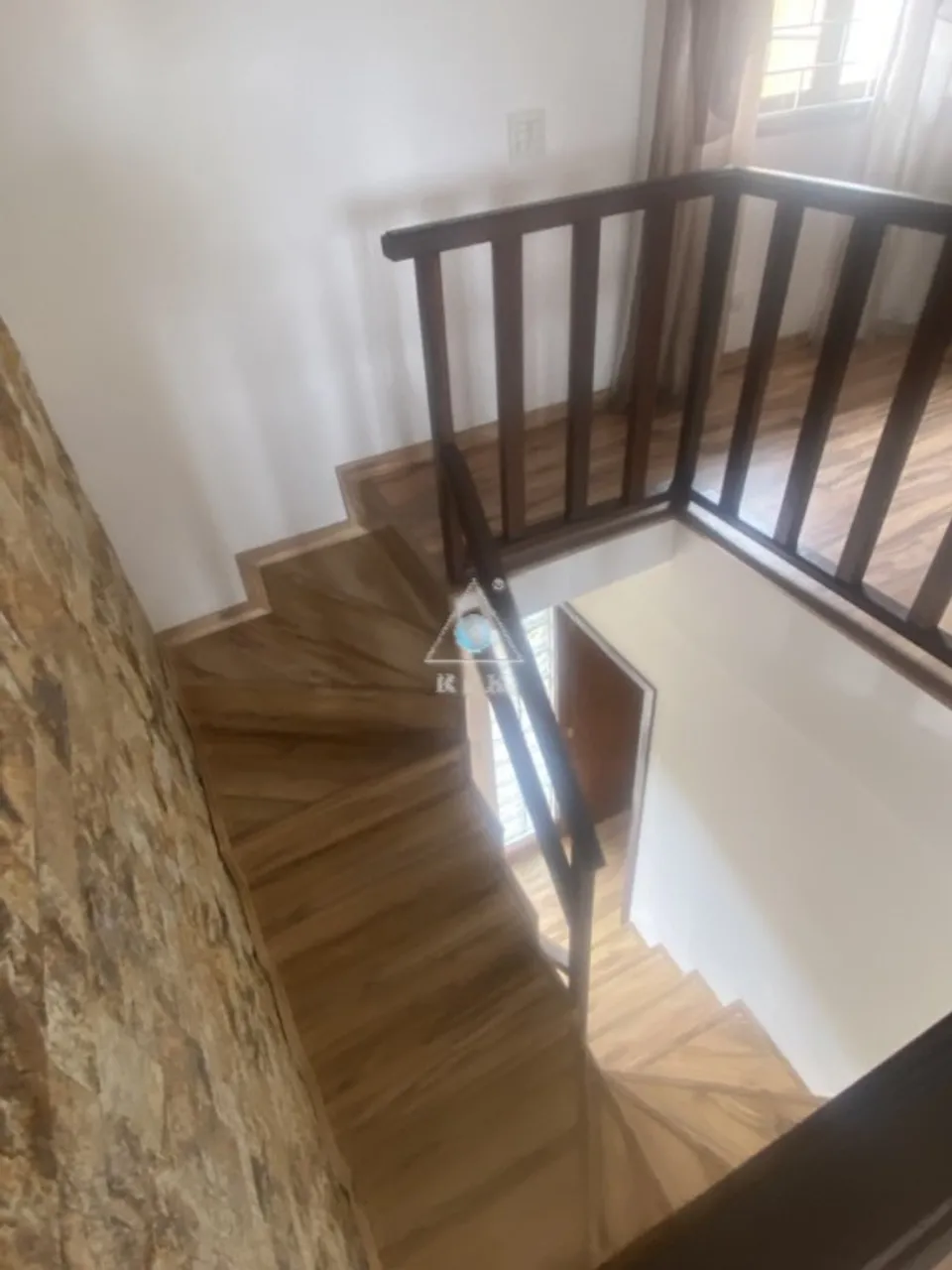 2-bedroom apartment with suite and no parking — photo 3