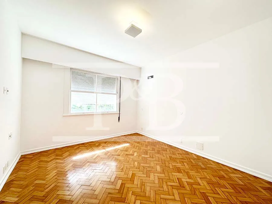 4-bedroom apartment with 270 m² and 4 bathrooms — photo 3