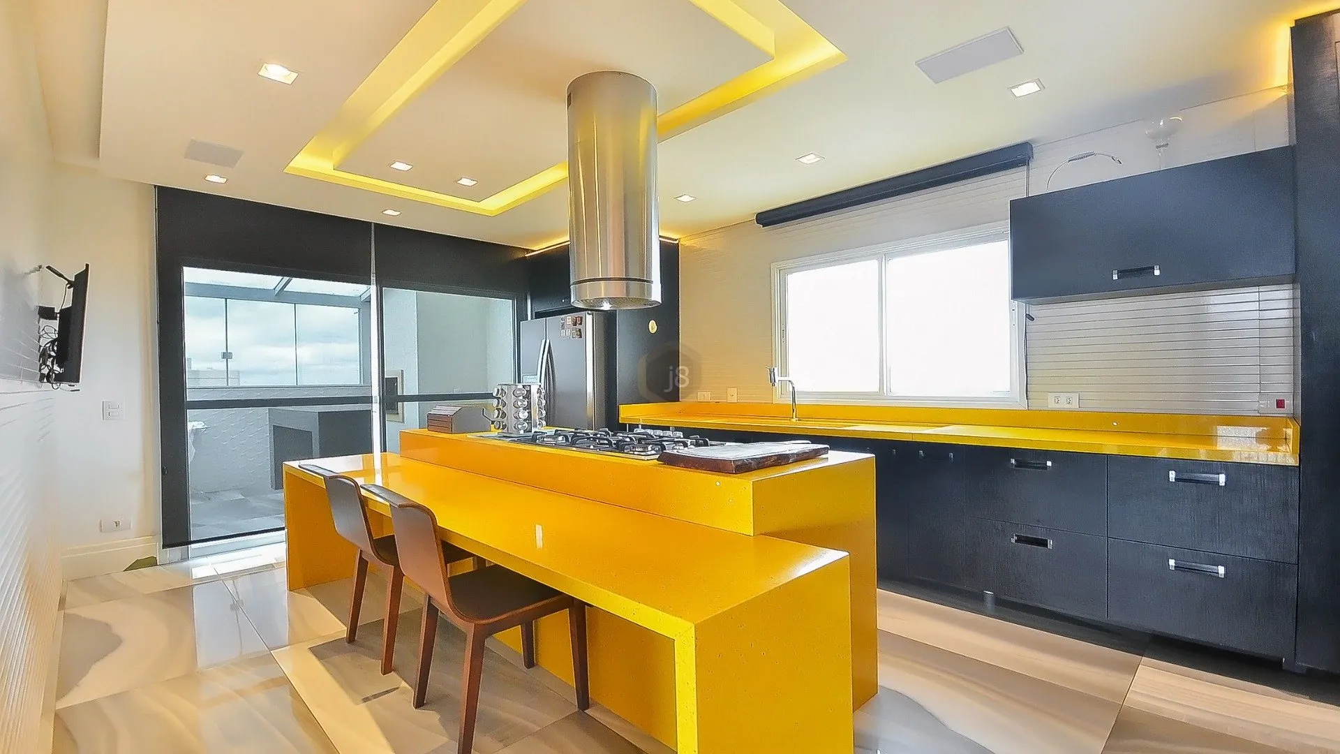 3-bedroom apartment with a bathtub — photo 15