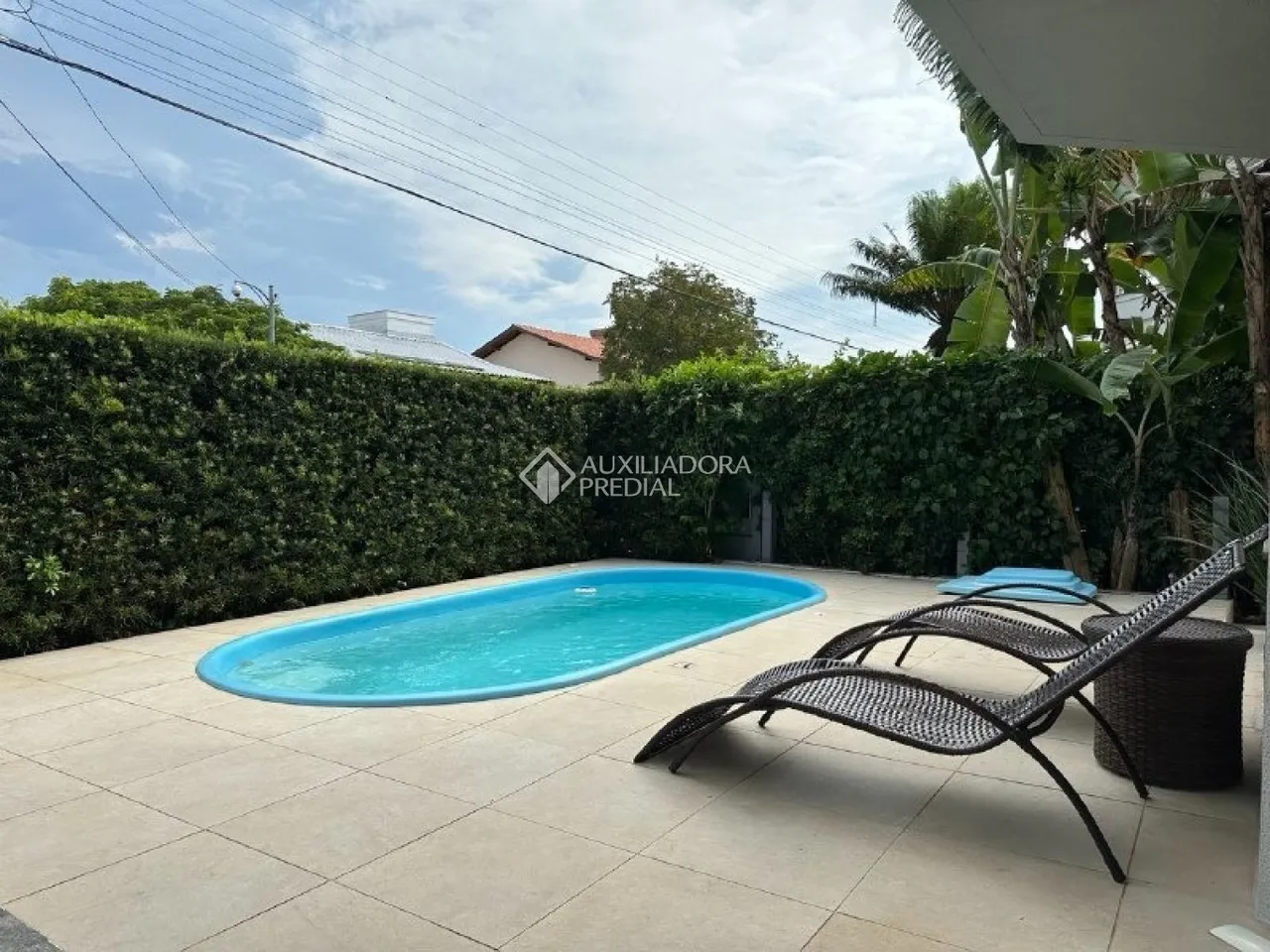 3 quartos e varanda envidraçada: casa de 288 m² — photo 17