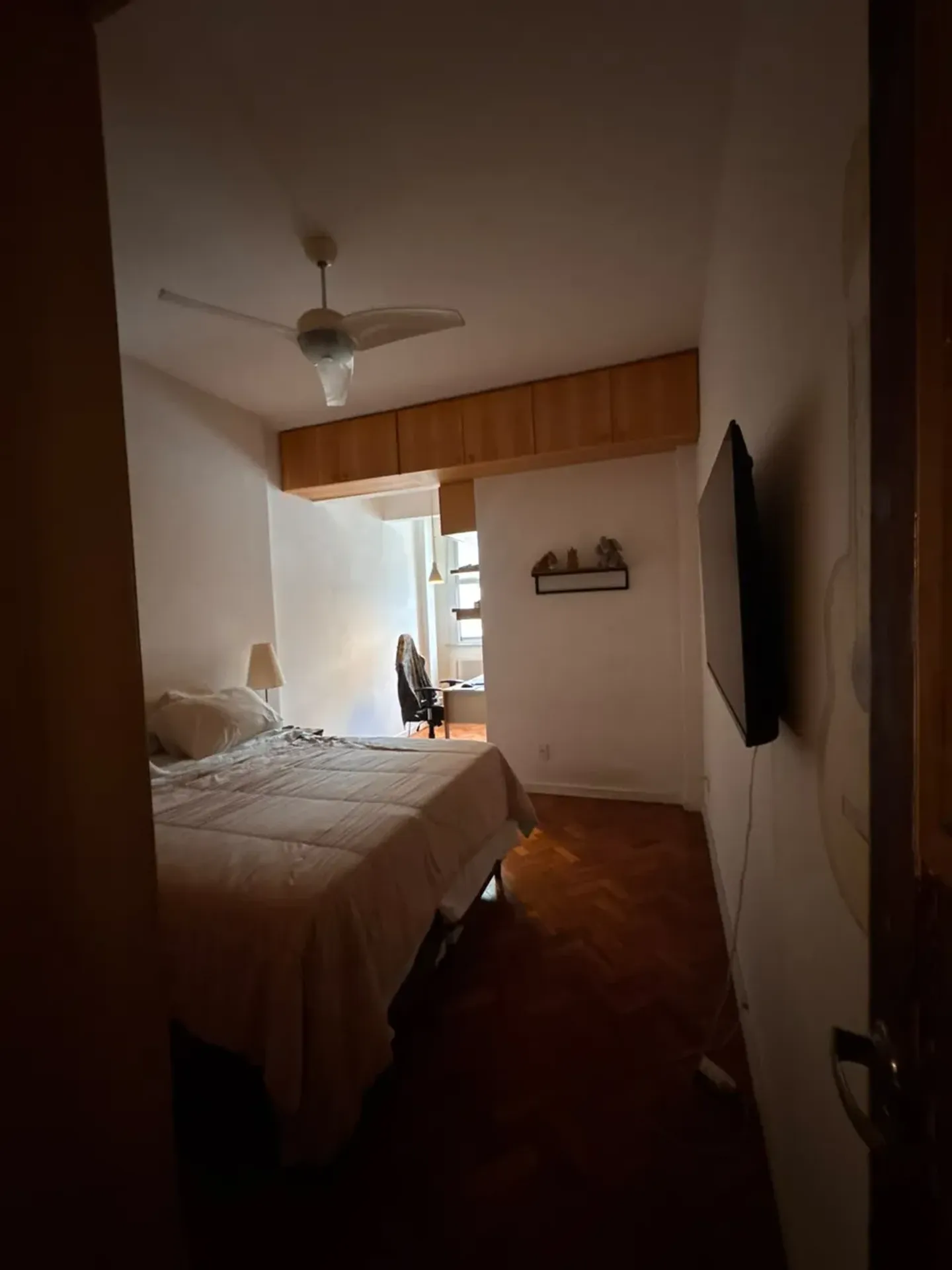 2-bedroom apartment with a mountain view — photo 3